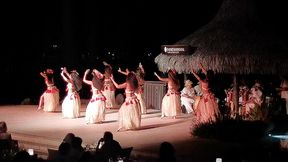 c est juste magnifique et envoutant, n est-ce pas ? tahiti dance tamure