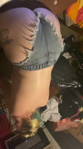 Fuck fuck fuck screw your momma to 69 Boston pie dam I love pussy to much fuck a suck on nuts