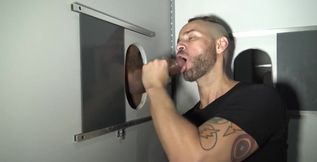 2864 Erick Bbc Fucked Raw by V Ikor Rom in Glory Holes