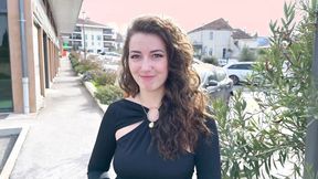 ”Livia, 27, has energy to spare!”