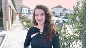 ”Livia, 27, has energy to spare!”