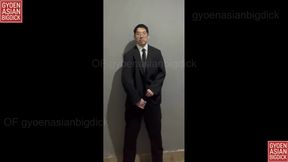 Asian dude show his dick in office