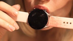 Watch Licking Fetish – Extreme Close-Up Wristwatch Worship