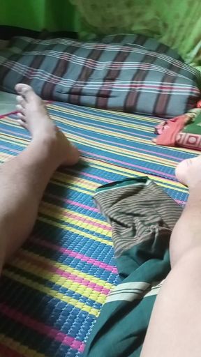 Asian Boy Big Black Cock Open the Clothes and Masterbration