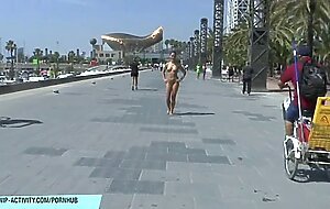 Victoria Sweet shows her sexy naked body on public streets