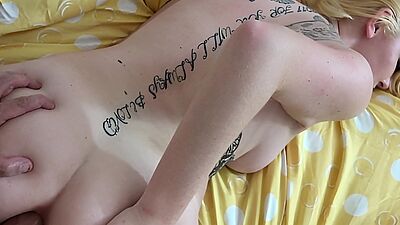 Blonde amateur anal fucked after bathe