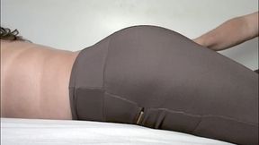 Sexy, Tight Leggings That Show the Camel Toe of My Pussy