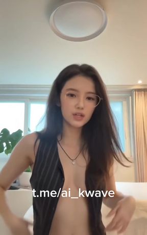 Korean k-pop star shows off her cute solo dance moves