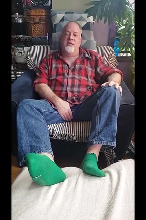 Bear Jerks off in Green Socks