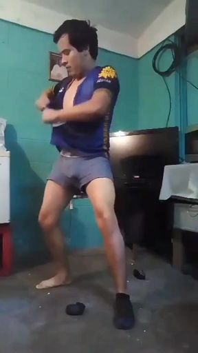 Jesus en boxer jalandose el pene avienta semen #1