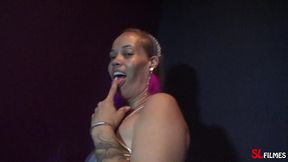 durante o carnaval peguei a fada mel enfiei a rola e gozei dentro