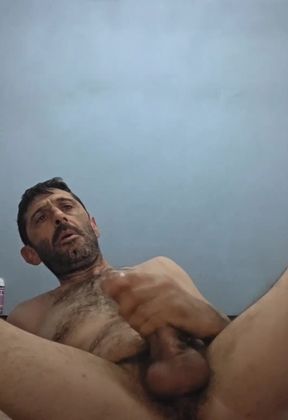 Guy with Big Cock Masturbates