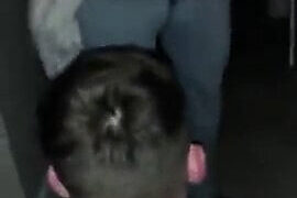 Nuori amatööri teini saa ison kullin satulaa naidakseen vanhemman lihasmiehen parisuhteessa