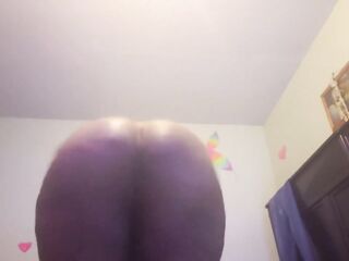 Squirting and twerking