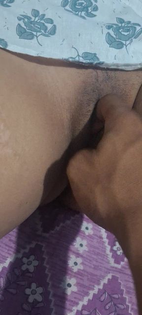 Indiandesi Assam Girl Show Hairy Pussy
