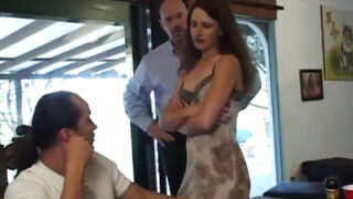 Stora tuttar Lena Ramon spikade i intensiv anal gangbang av stor kuk