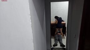 Esposa traindo com encanador