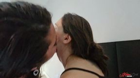 NO WATER: LICK FACE SOLUTION - NEW GIRL MELISSA LINS - CLIP 4 - NEW KC DECEMBER 2025