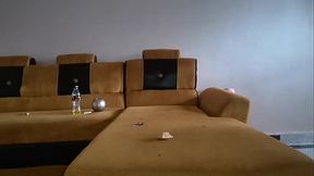 Xxxkimkrzo avec une gros cuill&egrave_re a la cherche d'_aide pour plus de vid&eacute_o ou acteur porn