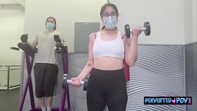 Model gets content from guy at the gym