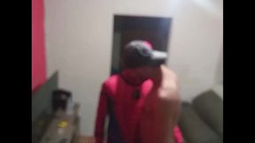 fodendo com o homem aranha no carnaval