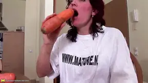 Mature Woman Stuffs Her Pussy With Veggies Then Pisses Everywhere