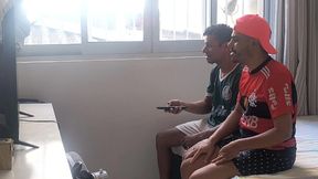 jogo de futebol termina em menage com twinks