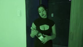 me meto a la casa de mi vecino a media noche y terminamos follando delicioso... ????