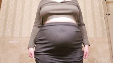 BBW Belly, Belly Button, Boob & Nipple Play: So Much To Jiggle!