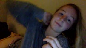She Cam Girl Shakes Ass and Teases