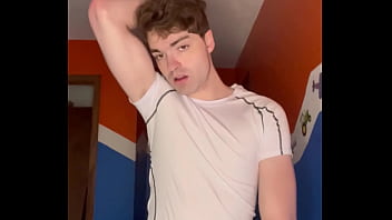 Niko&rsquo_s Sexy Strip Show!