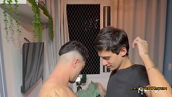 CHAMEI O COLEGA DE ACADEMIA PRA FAZER UM TREINO EM CASA, POR&Eacute_M FIZEMOS UMA PUTARIA GOSTOSA.