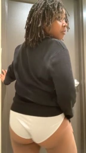 EBONY GODDESS TWERKS THRU WEDGY AT WORK