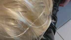 Nettoyage de mes nouvelles cuissardes par ma Sissy