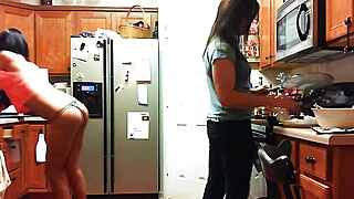 KIMBERLY GEORGE WEBCAMMING WHILE ROOMMATE COOKS 78CLIPS ~KIMBERLYGEORGE~