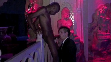 556 ebony bottom fucked by the sexy security guardian