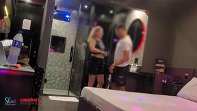 sai com um jogador de futebol de um time do interior de sp