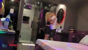 sai com um jogador de futebol de um time do interior de sp