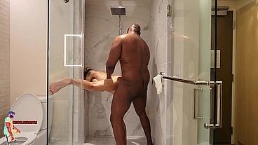 Chocolatebeast Shower Sex w/ Persian Milf Venice Escape