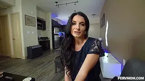 Nipple Manipulator With Silvia Saige, Ike Diezel And Perv-mom