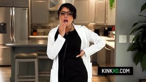 The Babysitter Issue - Sona Bella &mdash;  Daya Dare