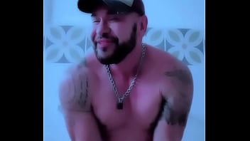 Mexicano sexy y varonil es ahora un puto gay maricon