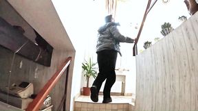milfycalla – shiny downjacket, jeans & leotard stairway sex (uncut cum on clothes)