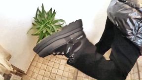 milfycalla – shiny downjacket, jeans & leotard stairway sex (uncut cum on clothes)