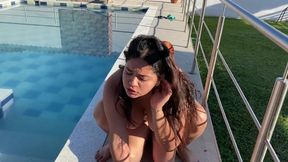 lesbian sex SEX IN THE POOL WITH the pliada of my stepfather