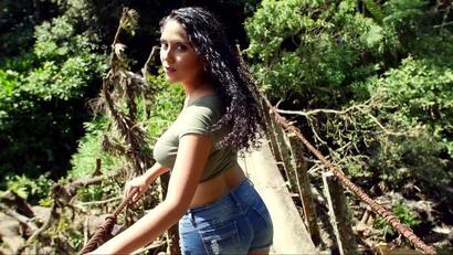 Kinky-river-crossing