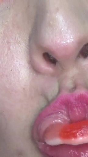 Ultra Hot!! I Swallowed a Bunch of Big Candy Rings!!