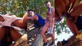 puto devasso coletando porra de varios machos na trilha de sao paulo