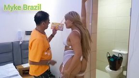 no quarto no motel com a marcella schultz ela senta muito gostoso nao aguentei e gozei na boca dela