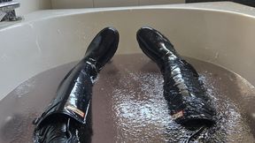 Princess take a bath in slime and boots